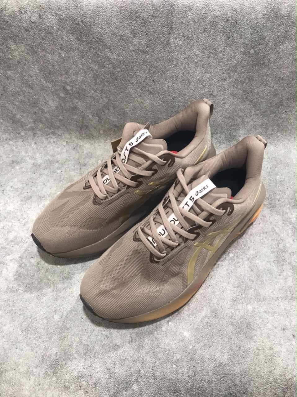 ASICS NOVABLAST 5 COKLAT di Berlimpahshoes Situbondo